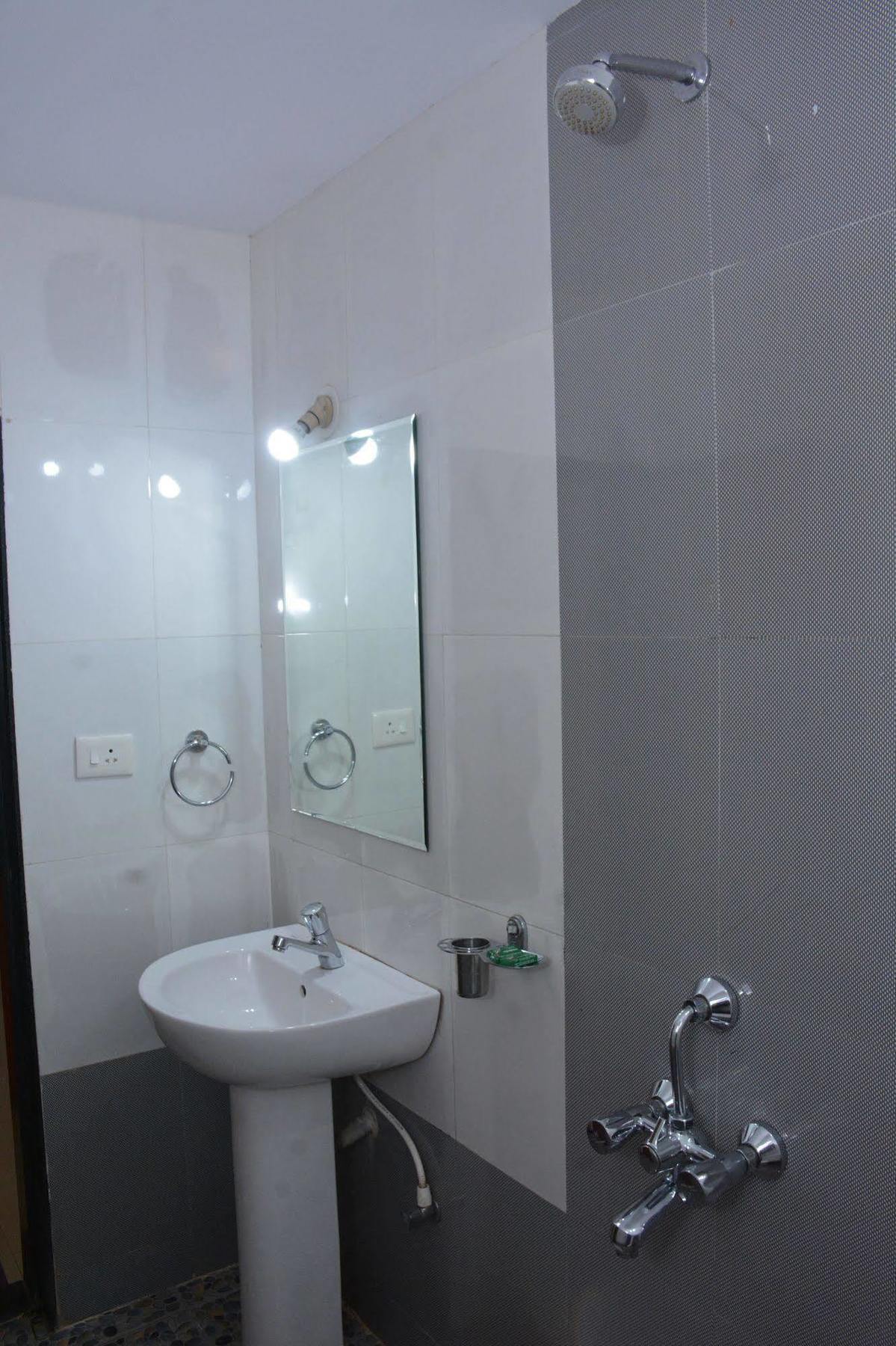 Rbr Suites Калангут Екстер'єр фото